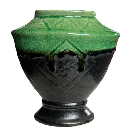Vintage Art Deco Green & Black Drip Ceramic Vase Collectible Vietnam - Picture 1 of 9